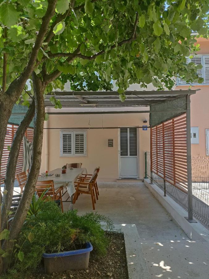 Apartmani Ana Tivat Exterior photo